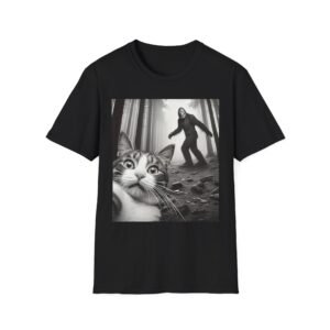Bigfoot Selfie with Cat T-Shirt | Sasquatch Forest Photo Tee